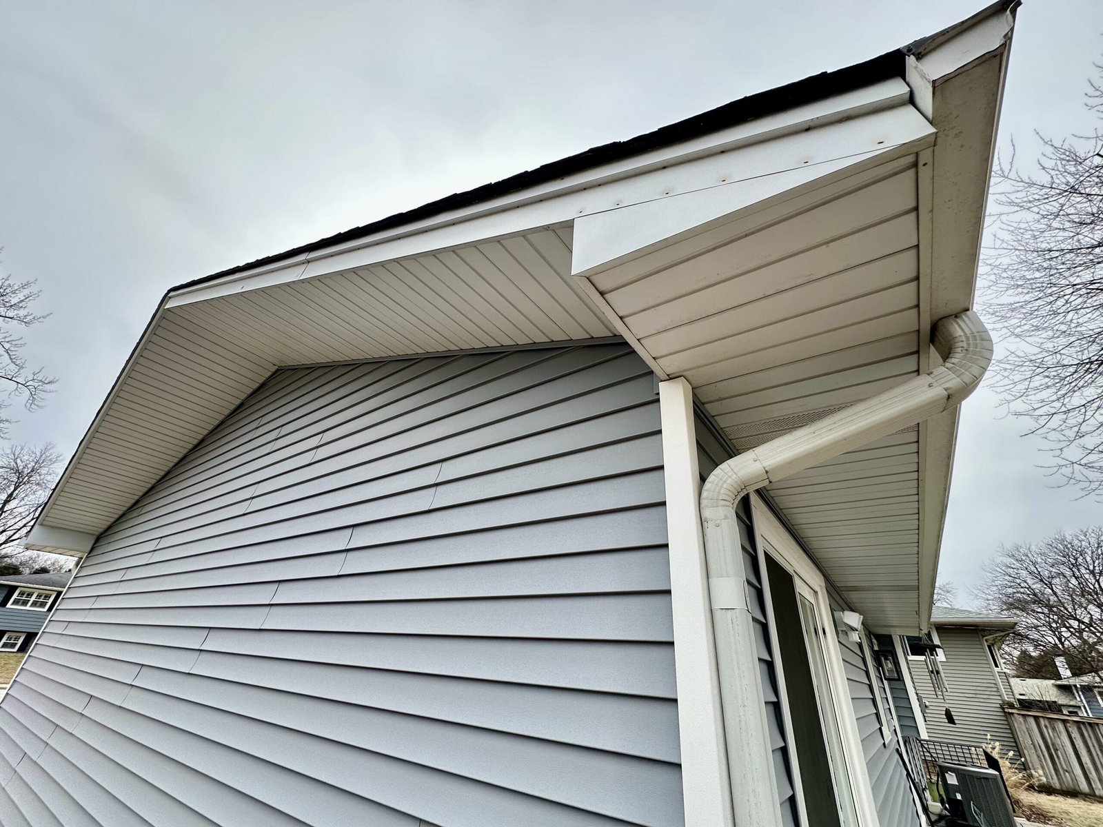 After view of soffit and fascia replacement